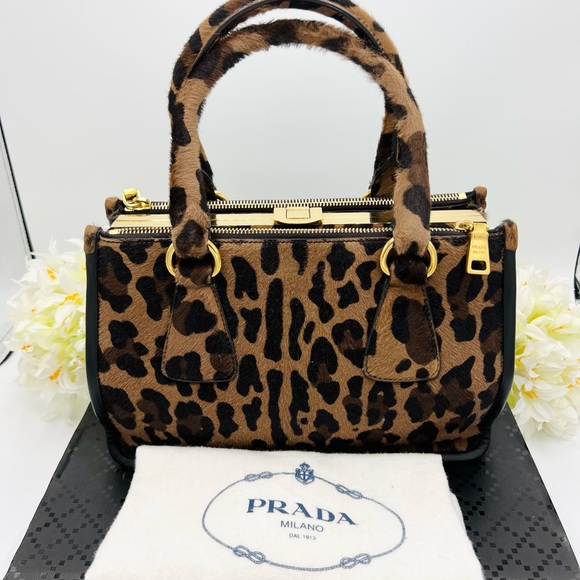 Vintage Prada shoulder bag - Picture 2 of 15